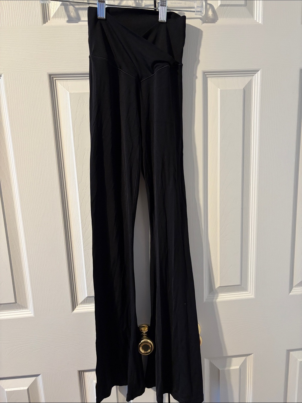 Offline by Aerie Real Me Flare hi-rise short inseam black XS